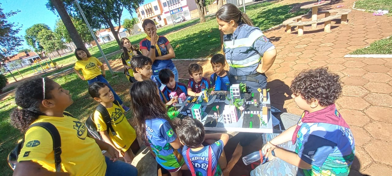 ação educativa maio amarelo ituiutaba foto divulgacao der mg 1