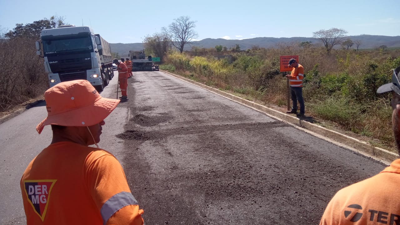 mgc 367 aracuai virgem da lapa durante divulgacao der mg