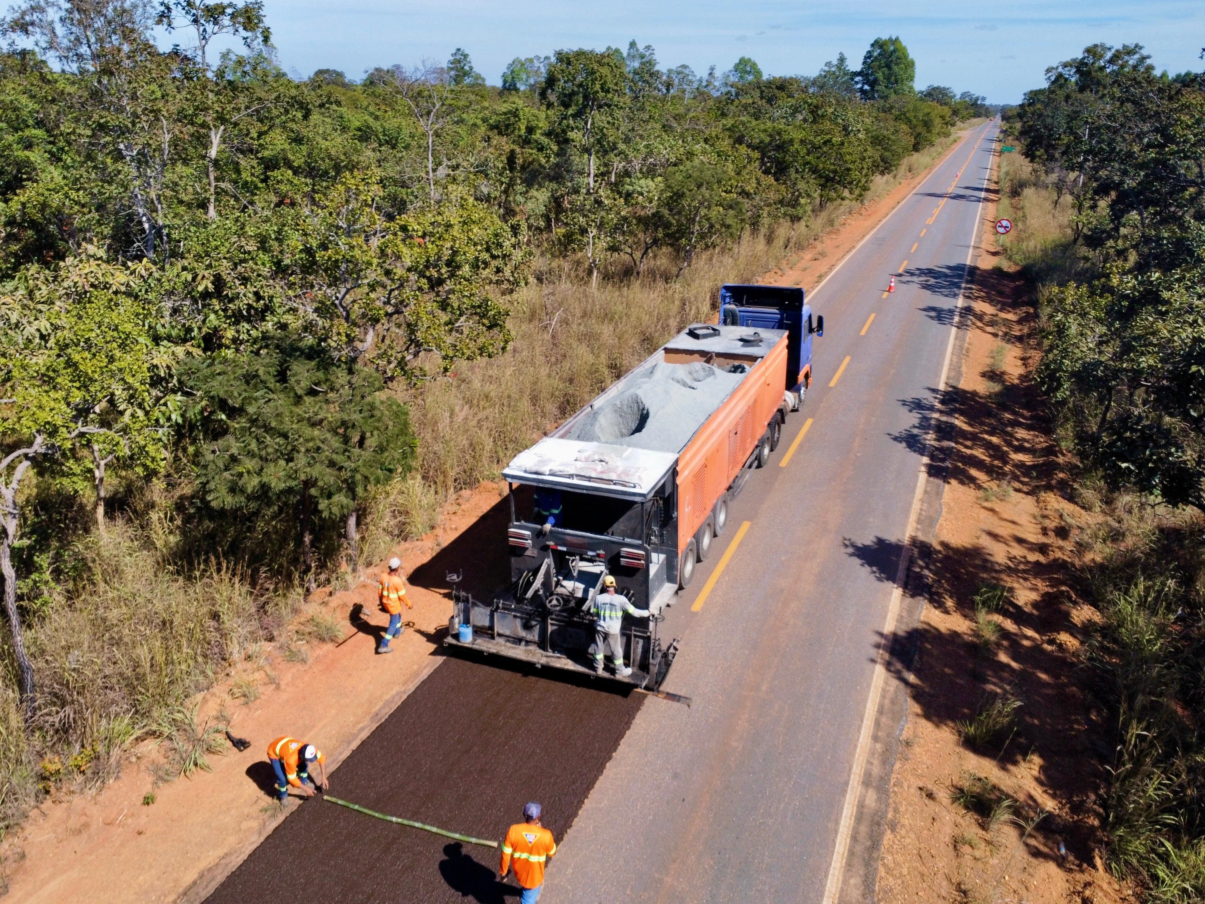 Governo de Minas investe mais de R$ 700 milhões em serviços de infraestrutura rodoviária em 2025